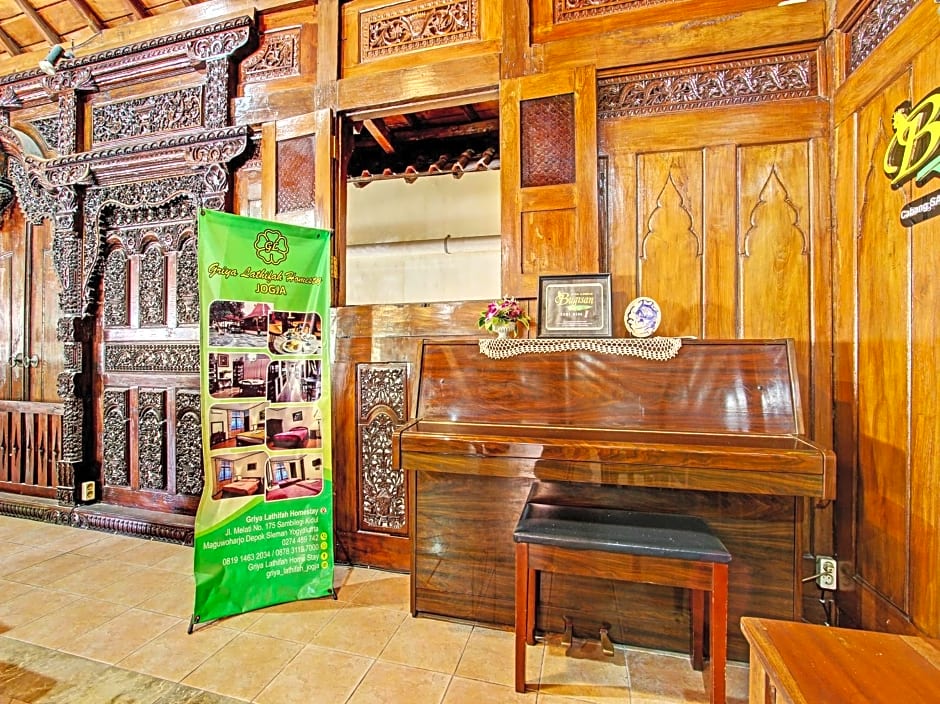 Capital O 92894 Griya Lathifah Homestay Syariah