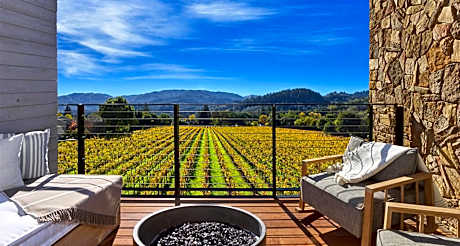Queen Room with Two Queen Beds, Vineyard View and Balcony