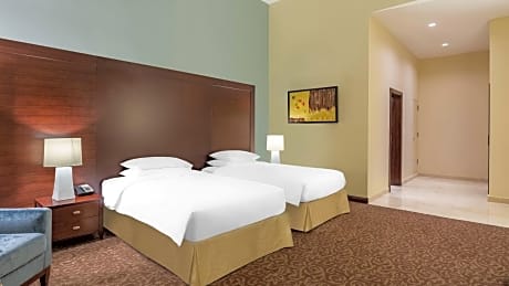 3 Bedroom Deluxe Villa with Partial Haram View and Terrace