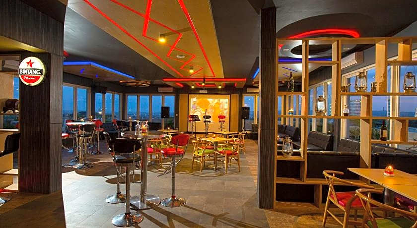 Ascent Hotel & Cafe Malang