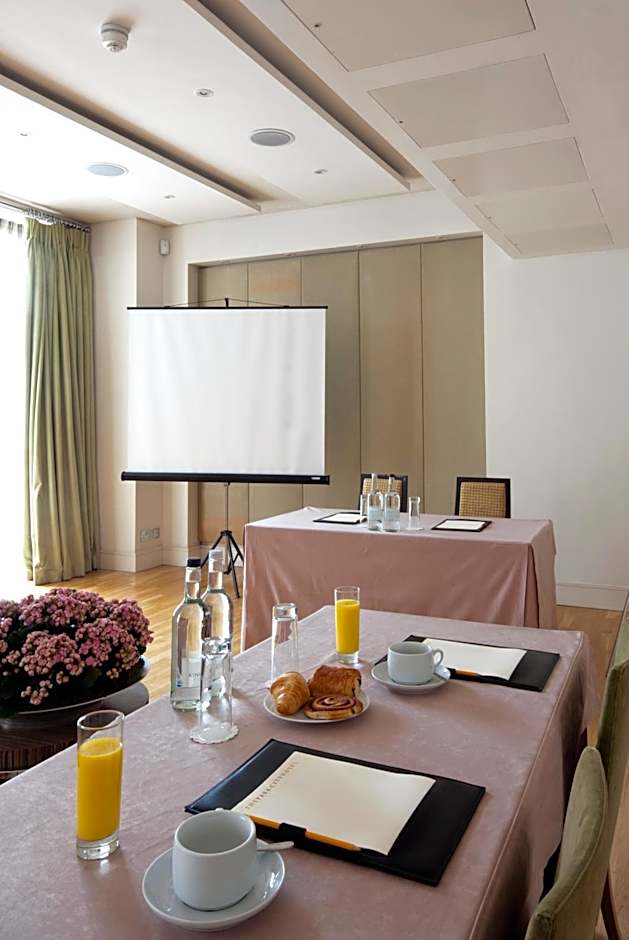 The Park City Grand Plaza Kensington Hotel