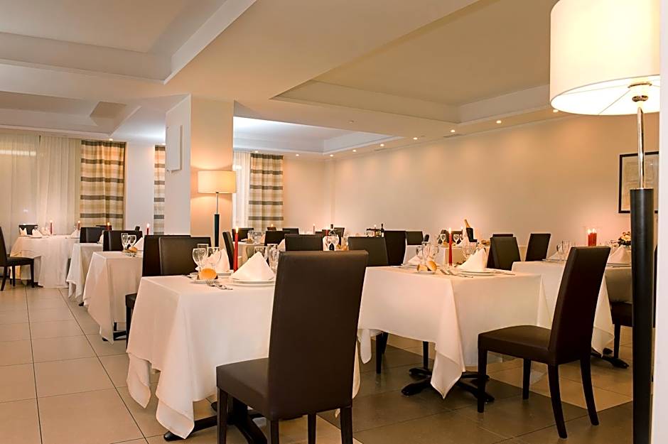 Cardinal Saint Peter Hotel