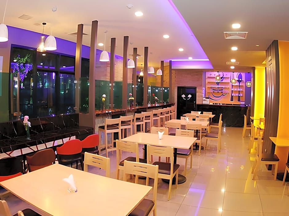 Arthitaya Green Nature Hotel & Lakkhana Poolside Resort