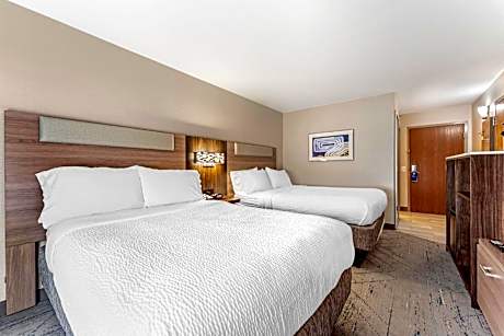 Standard Double Room with Two Double Beds - Communications Accessible