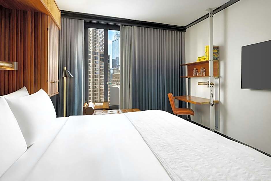 Photo 1 of 7 of Classic 1 King Bed, City View
