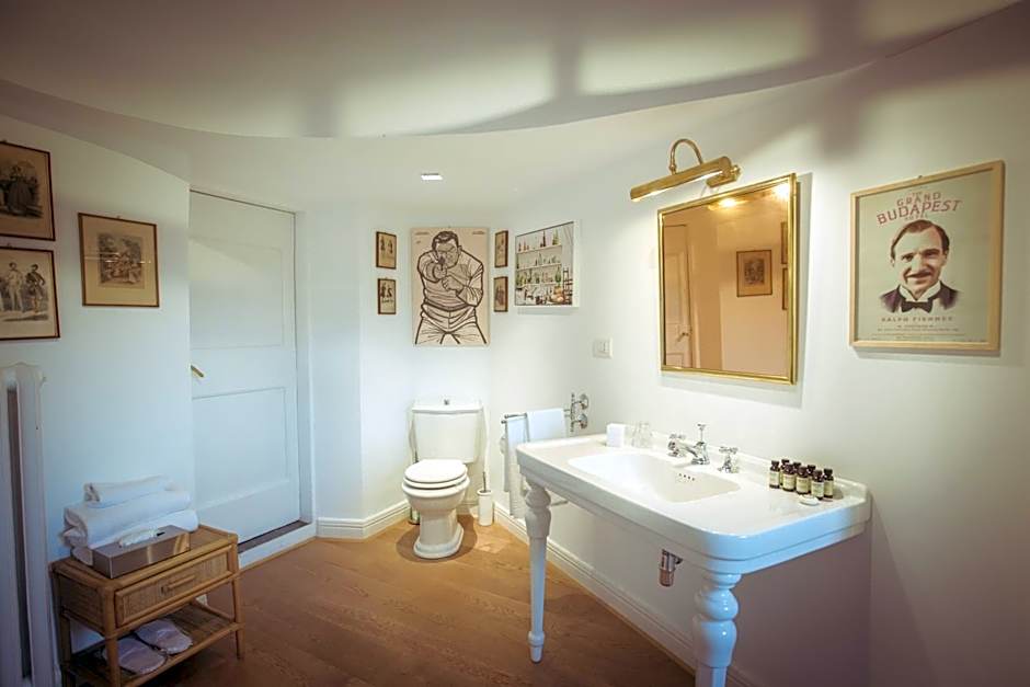 AdAstra Suites