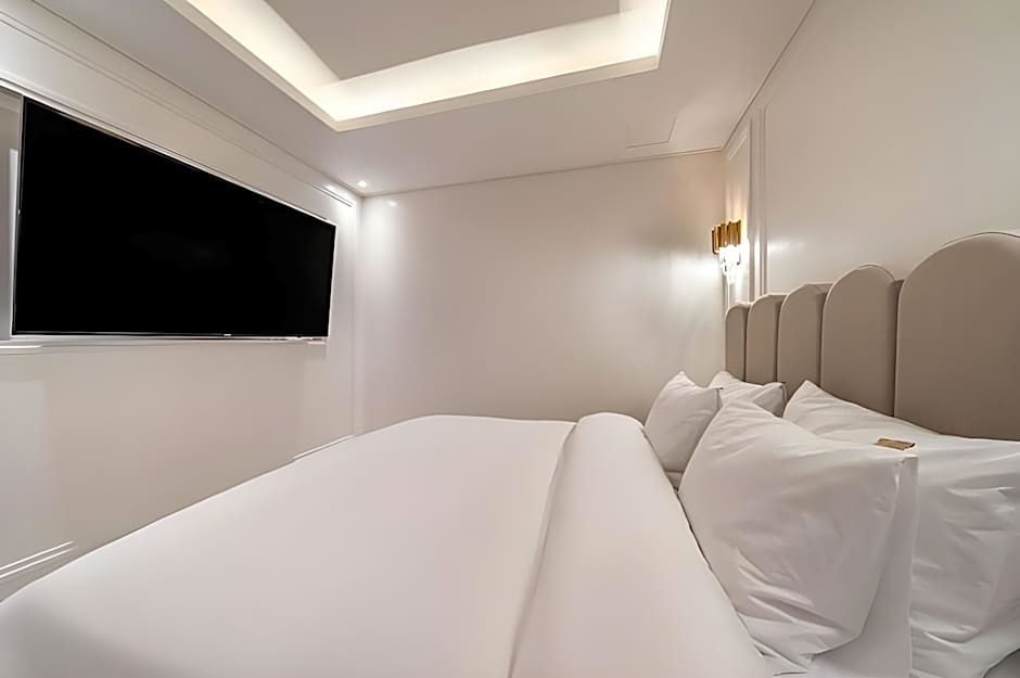 H. Moment Hotel Songjeong