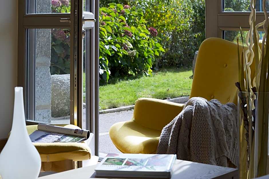 Demeures & Châteaux Auberge de la Tour - Hôtel & Restaurants - Marcolès Auvergne