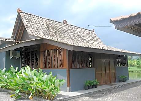 Puri Menoreh Hotel and Restaurant Borobudur