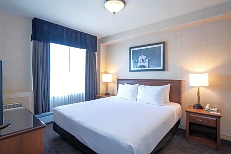 Grand Suite, 1 King Bed, Kitchenette