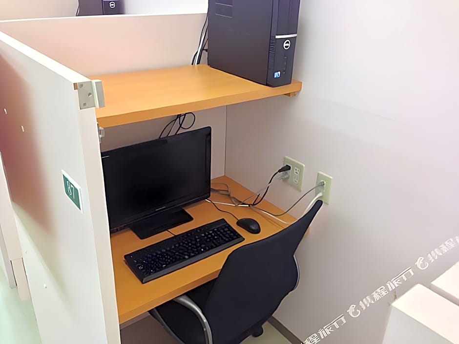 Niko Niko Capsule Hotel