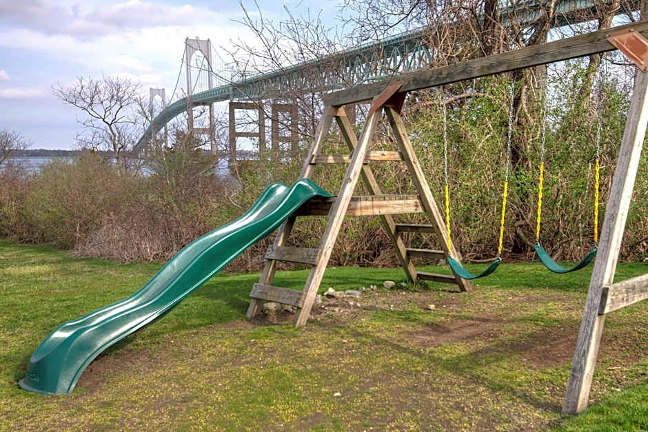 Wyndham Newport Overlook