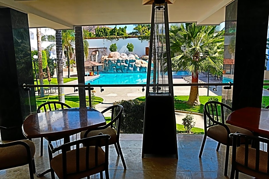 Hotel Gran Plaza & Convention Center