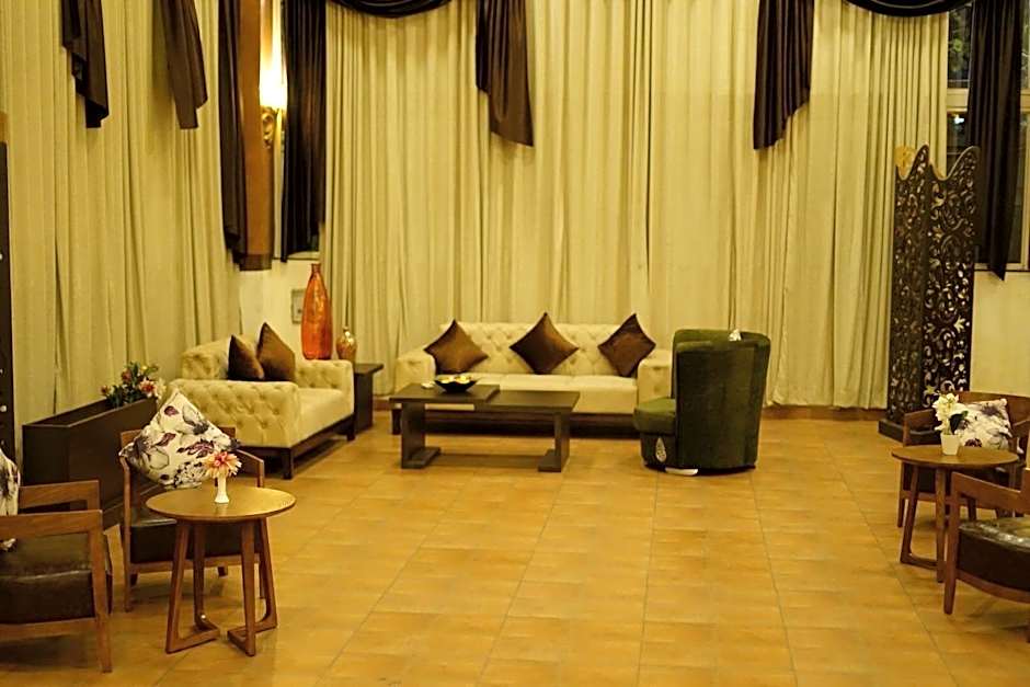 The Grand Neelam Hotel