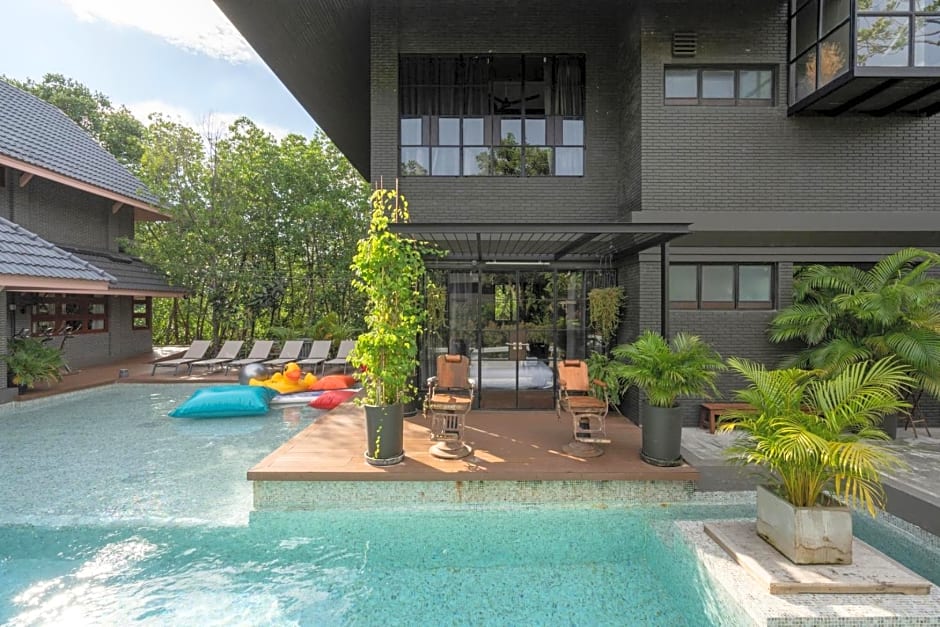 Phrip Phri Luxury Pool Villas