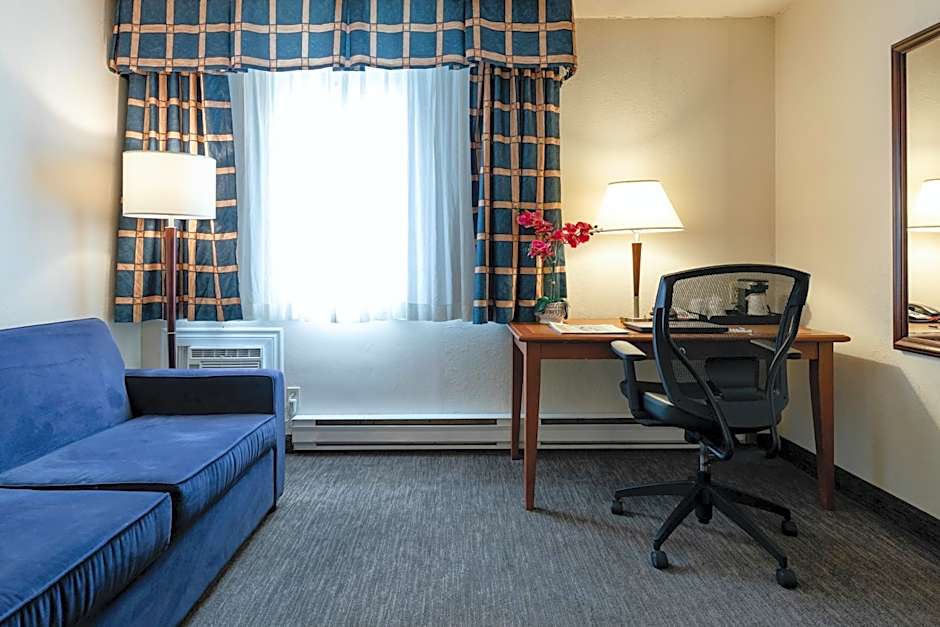 Travelodge by Wyndham Ottawa East