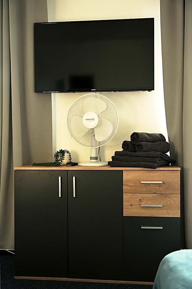 Morava 408 manželská postel Uherské Hradiště Šafaříkova 855