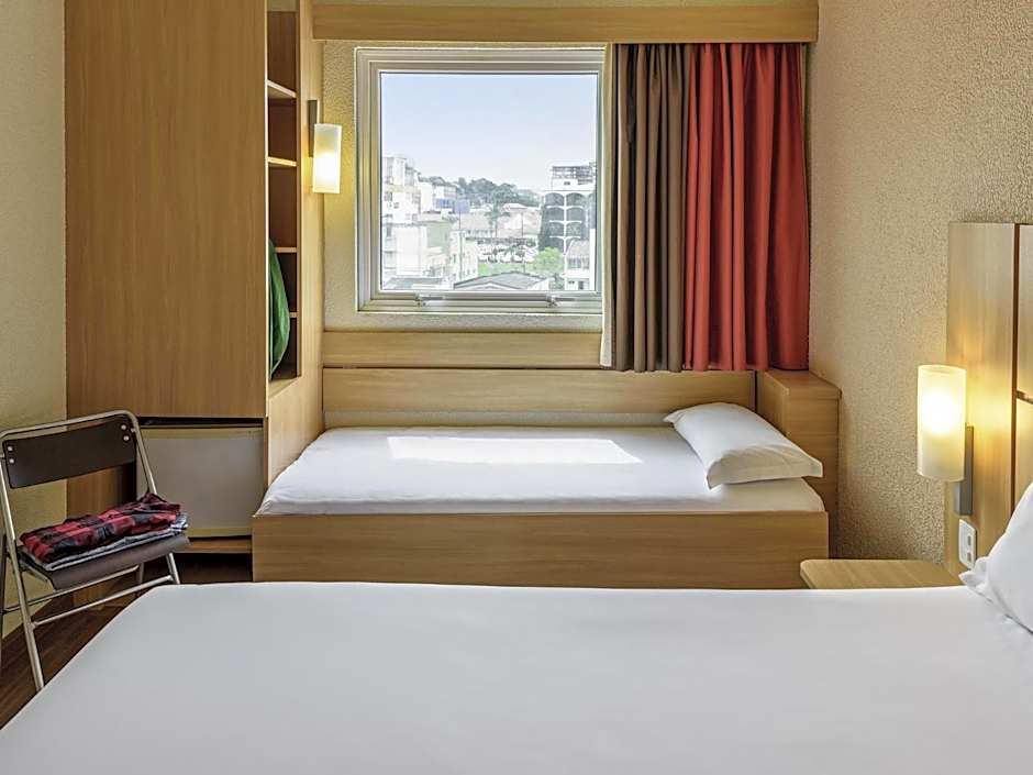 Ibis Blumenau