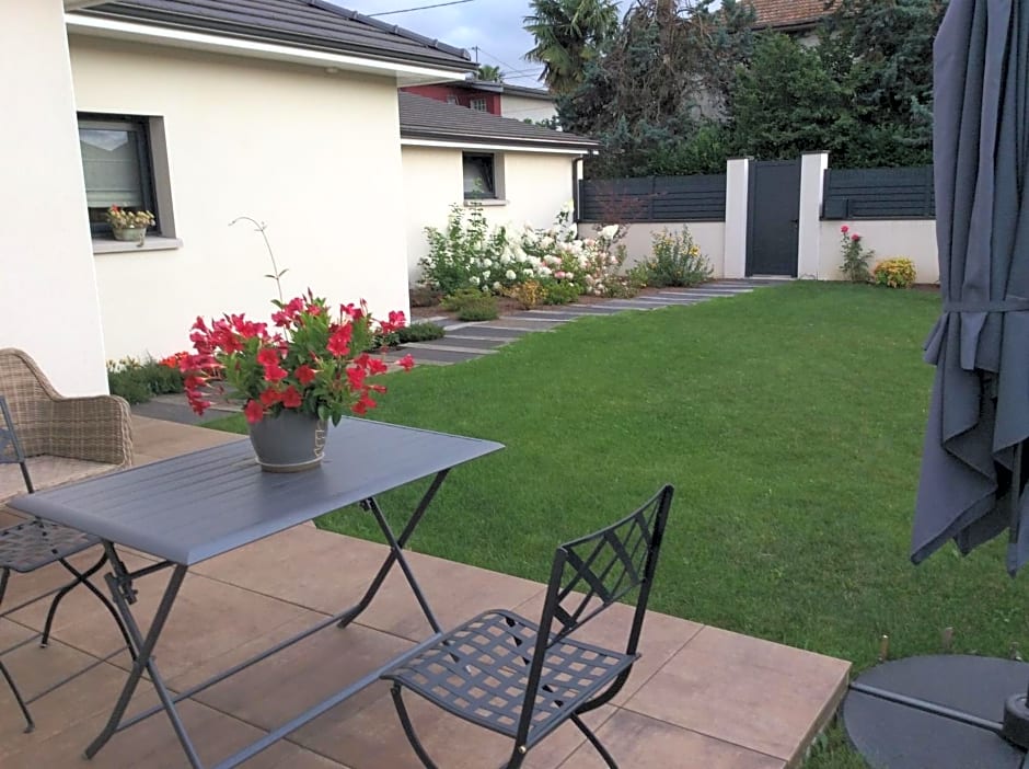 Du Côté de Chez Paule, chambre avec entrée indépendante et salle d'eau privative