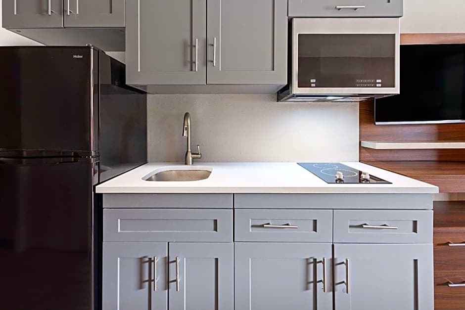 Hawthorn Extended Stay by Wyndham Columbia / Ft. Jackson