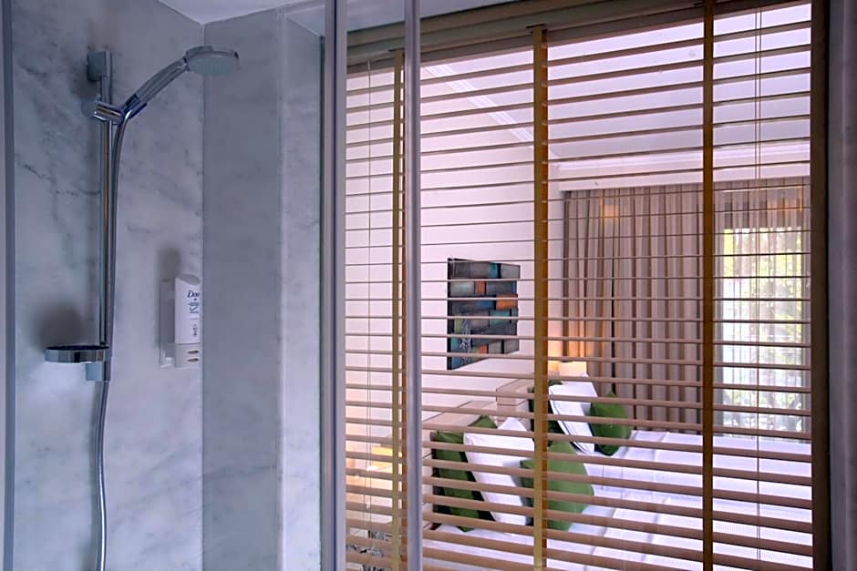 Zeytinada Hotel