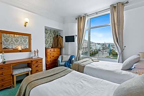 Deluxe Double or Twin Room with Sea View