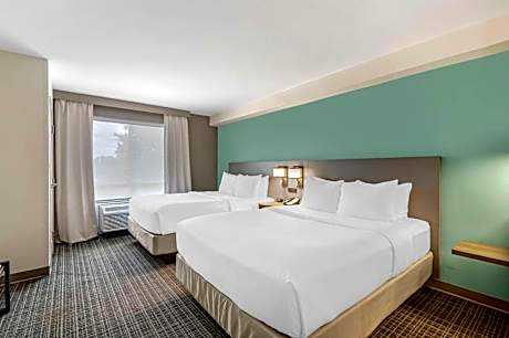 Queen Room with Two Queen Beds and Roll in Shower - Accessible/Non-Smoking