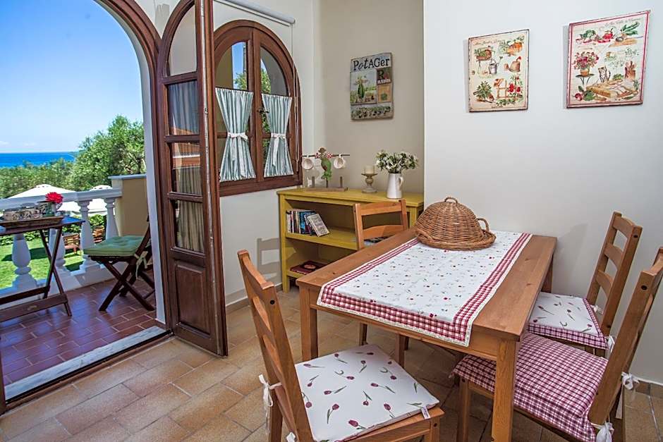 Amboula Beach Apartments