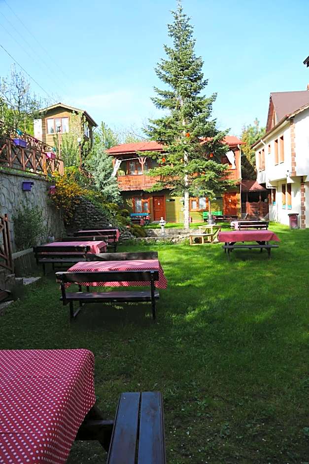 ABANT DORT MEVSİM KONAĞI HOSTEL