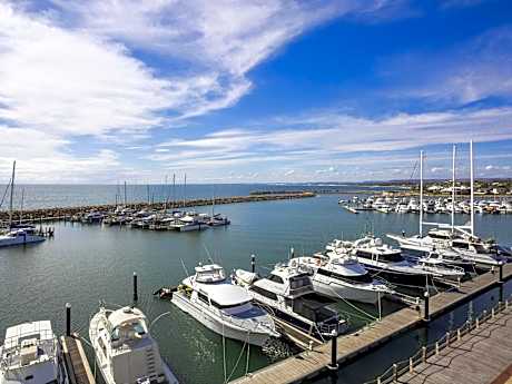 Mantra Geraldton