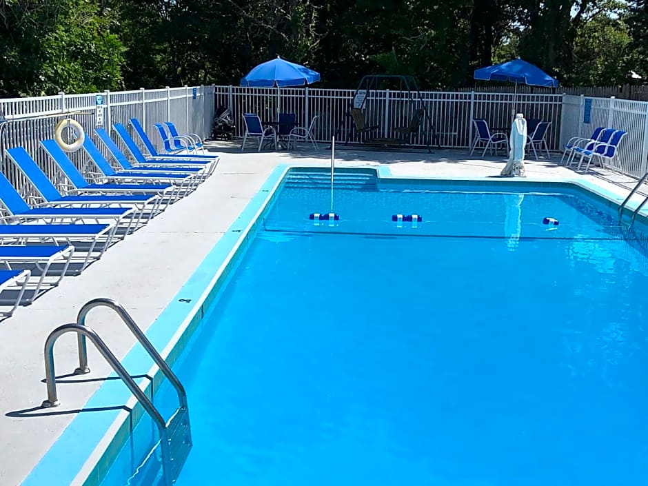 Travelodge by Wyndham Cape Cod Area