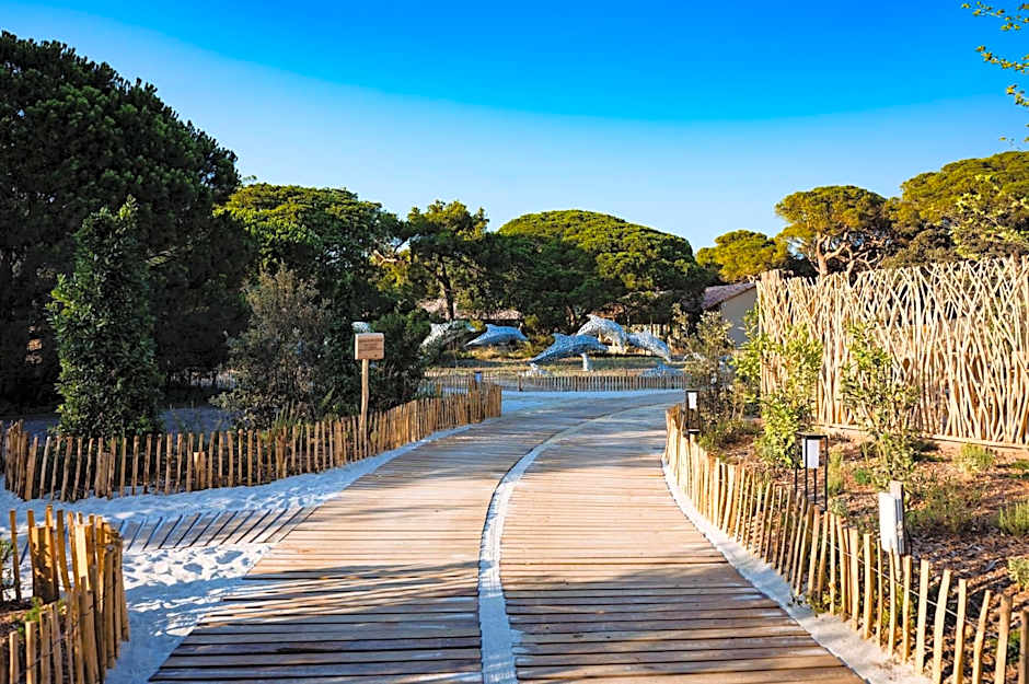 Le Hameau des Pesquiers Ecolodge, Curio Collection by Hilton