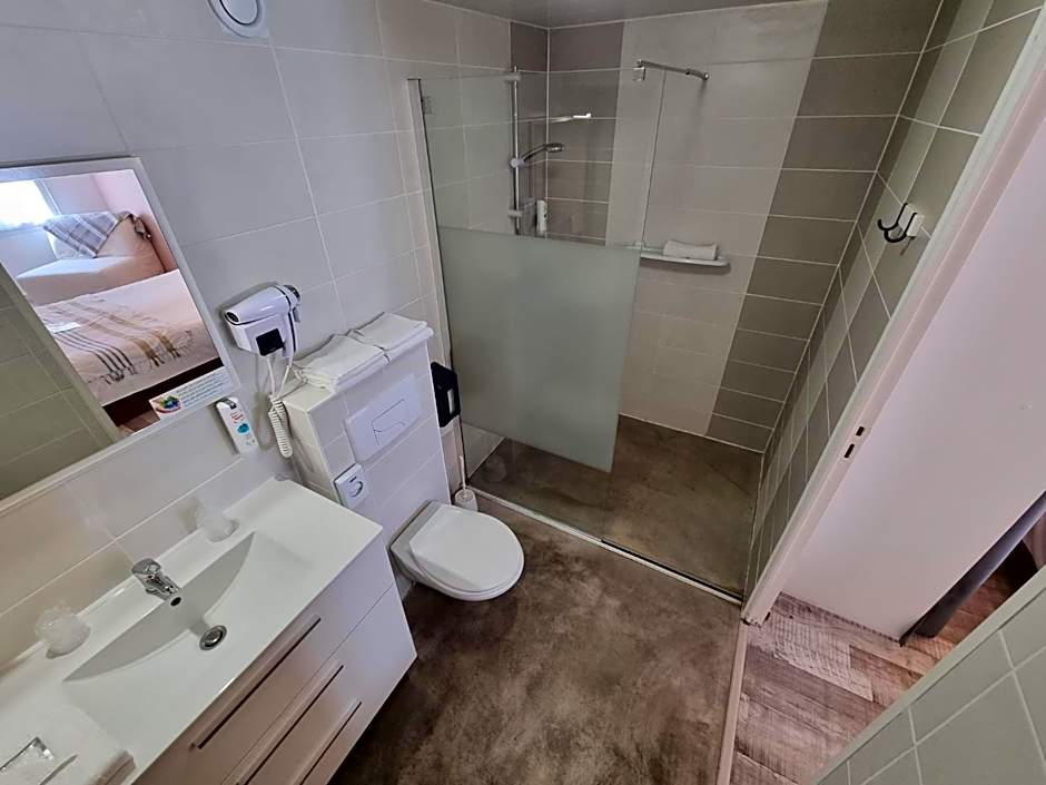 Cit'Hotel Les Atlantes Royan parking privé