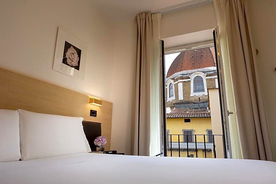 Globus Urban Hotel