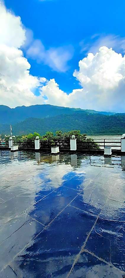 Meeram Ganga- A Boutique Stay By The Ganges!