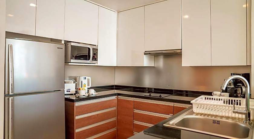 Oakwood Residence Sukhumvit 24 Hotel