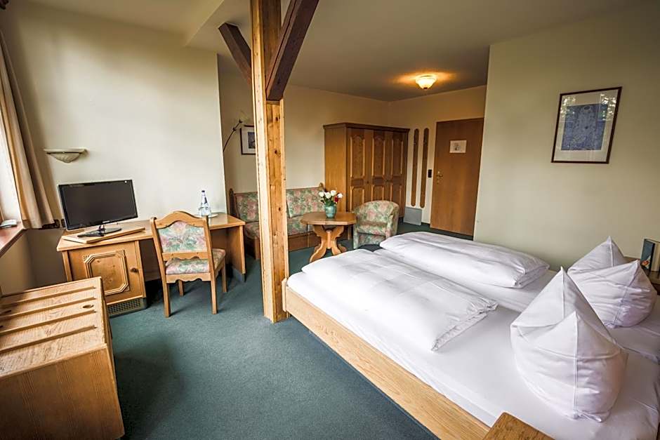 Berghotel Friedrichshöhe - Sauna, Pool & Natur