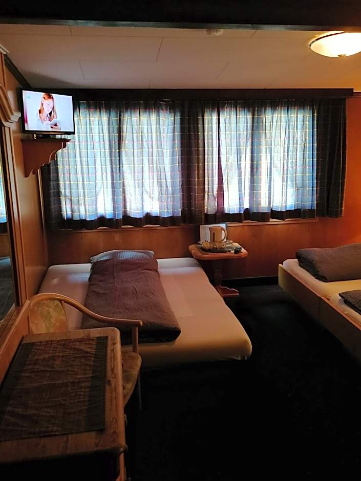 Petit Helvetia Budget Hotel