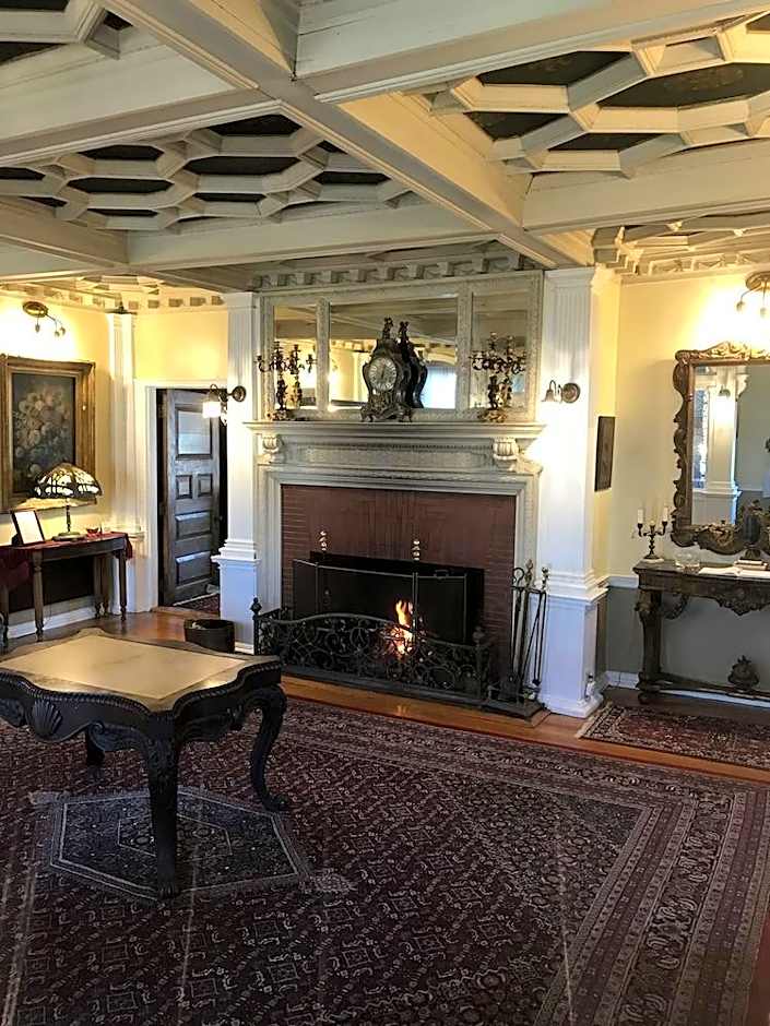 Edgewood Manor