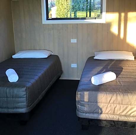 Deluxe (Twin beds)