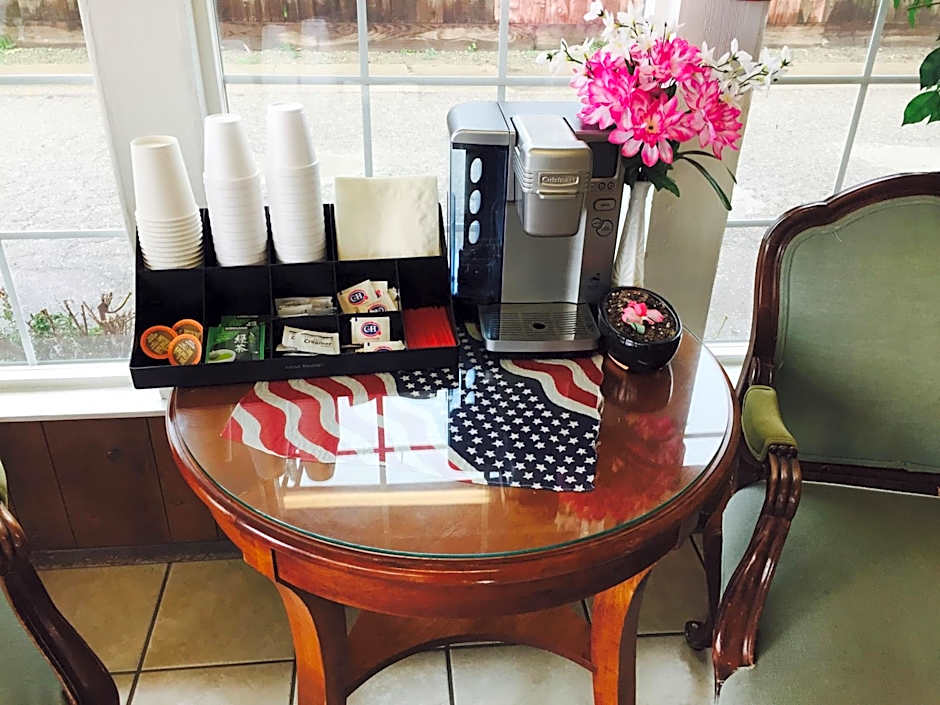 Maple Inn and Suites Los Banos