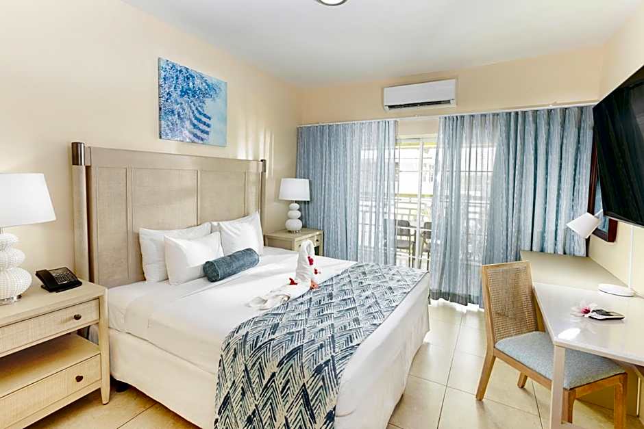 Photo 1 of 89 of Bay Gardens Hotel