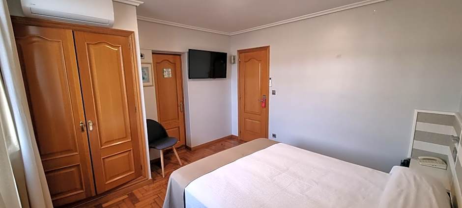 Photo 1 of 3 of Economy 1 Double Bed or 2 Beds