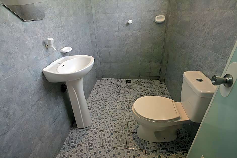 JJS BACKPACKERS VILLAGE