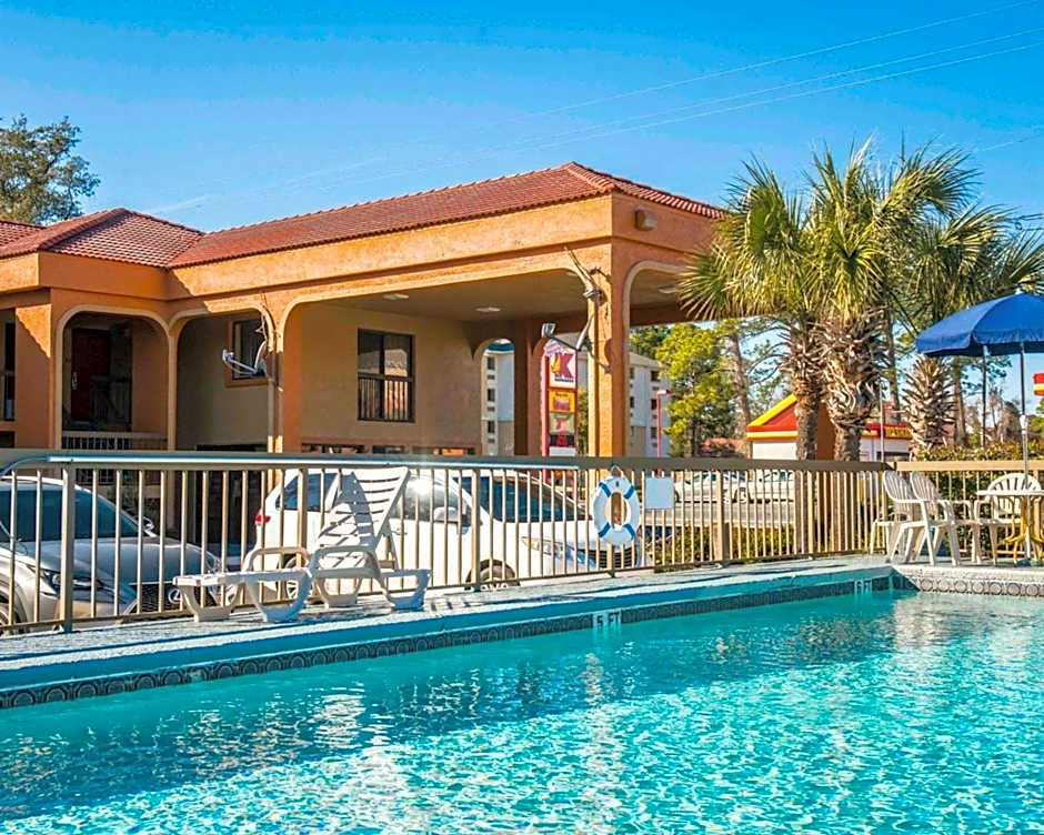Econo Lodge Panama City