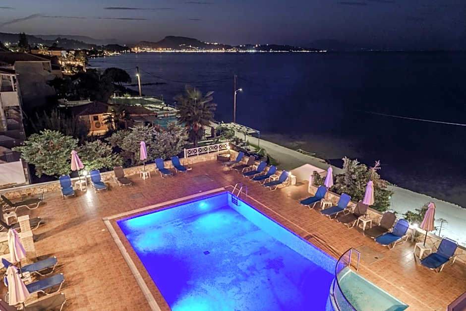 Nefeli Beach - living by the sea