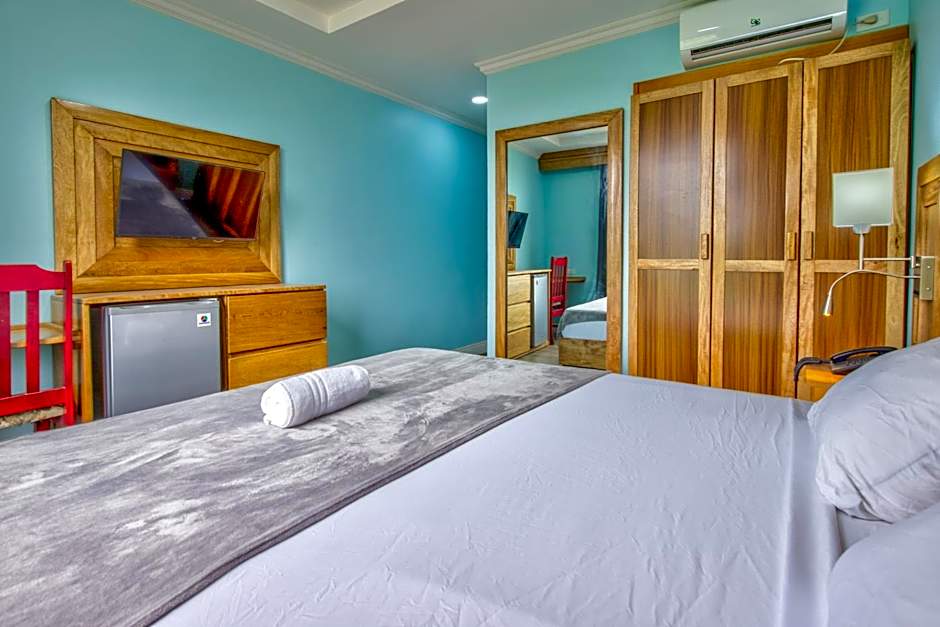 Airport Suites Hotel