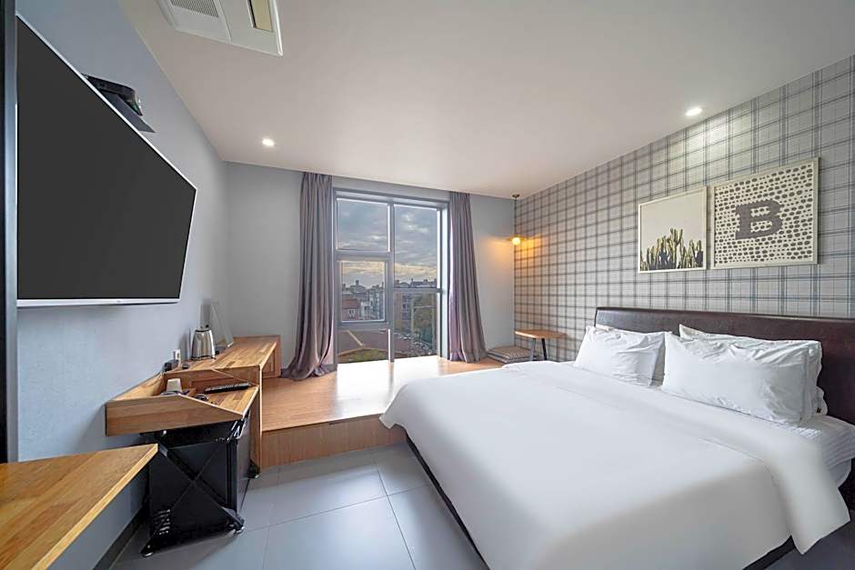 Brown Dot Hotel