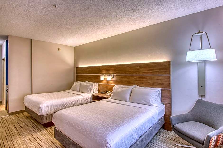 Holiday Inn Express Hotel & Suites Oshkosh - State Route 41 By IHG