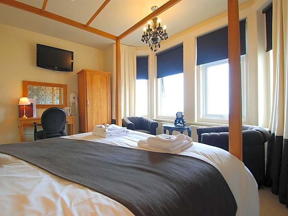 Photo 1 of 4 of Deluxe 1 King Bed